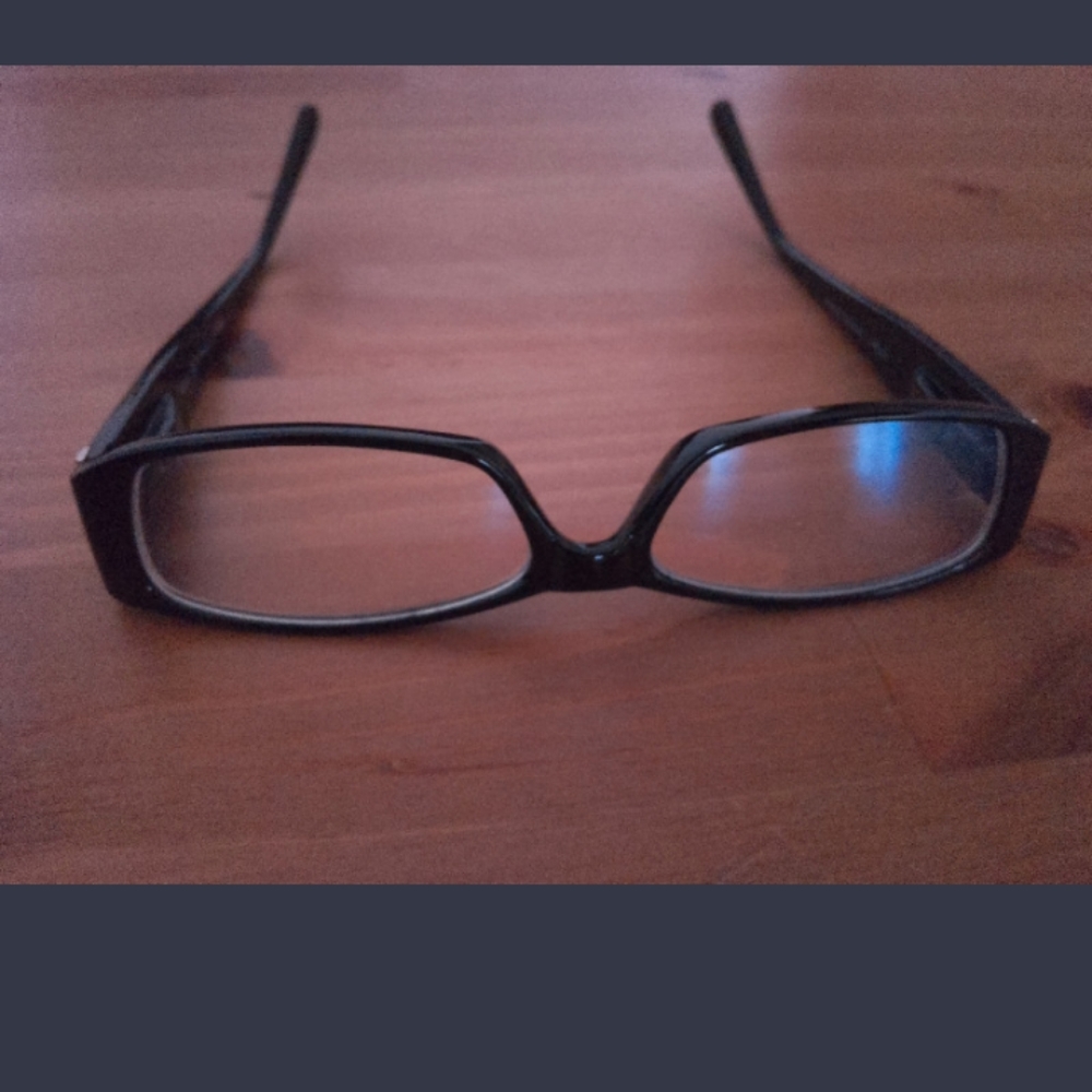 Reading glasses
